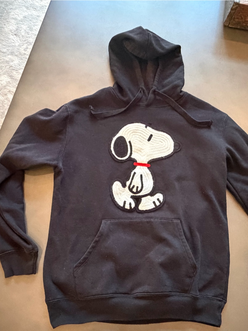 PEANUTS… SNOOPY Patch… Black Hoodie SZ Small - Picture 5 of 9